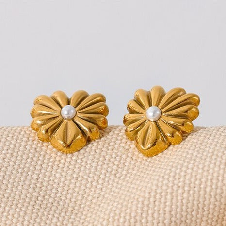 Vintage Flower Heart Stud Earrings